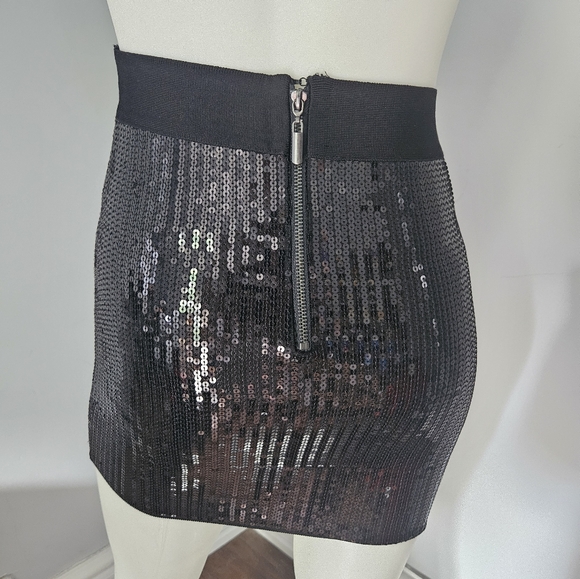 Bebe skirt - Picture 2 of 6